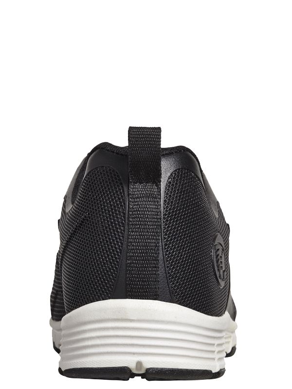 Vault Lightweight Sports Trainer